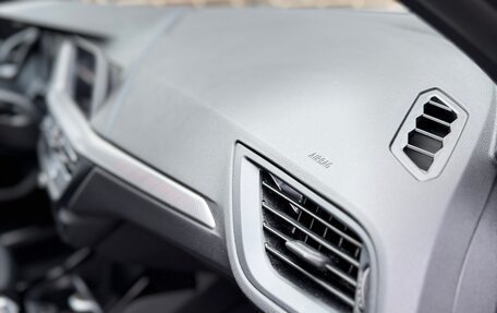 BMW 1 серия, 2020 год, 4 000 000 рублей, 20 фотография