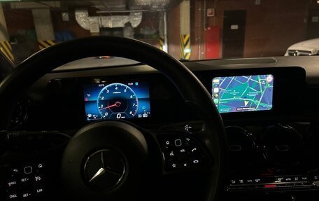 Mercedes-Benz A-Класс, 2018 год, 2 150 000 рублей, 14 фотография