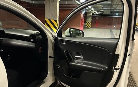 Mercedes-Benz A-Класс, 2018 год, 2 150 000 рублей, 15 фотография