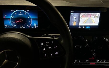 Mercedes-Benz A-Класс, 2018 год, 2 150 000 рублей, 13 фотография