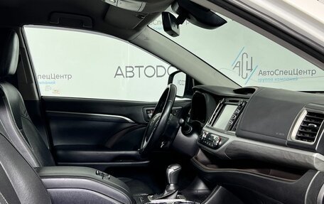 Toyota Highlander III, 2019 год, 3 995 000 рублей, 10 фотография