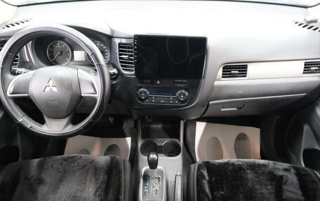 Mitsubishi Outlander III рестайлинг 3, 2014 год, 1 529 000 рублей, 12 фотография