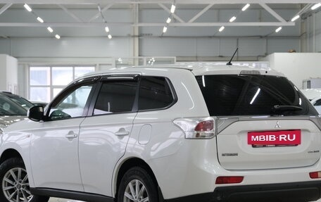 Mitsubishi Outlander III рестайлинг 3, 2014 год, 1 529 000 рублей, 5 фотография