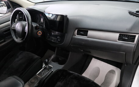 Mitsubishi Outlander III рестайлинг 3, 2014 год, 1 529 000 рублей, 17 фотография