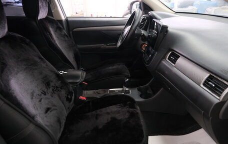 Mitsubishi Outlander III рестайлинг 3, 2014 год, 1 529 000 рублей, 18 фотография