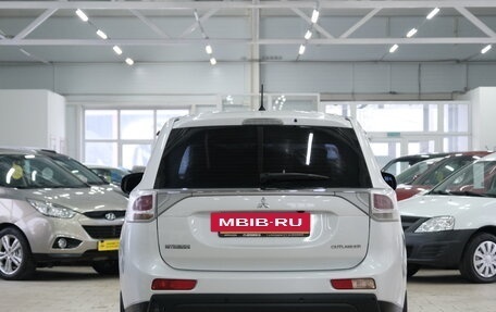 Mitsubishi Outlander III рестайлинг 3, 2014 год, 1 529 000 рублей, 6 фотография