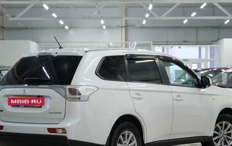 Mitsubishi Outlander III рестайлинг 3, 2014 год, 1 529 000 рублей, 7 фотография