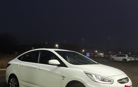 Hyundai Solaris II рестайлинг, 2013 год, 780 000 рублей, 1 фотография