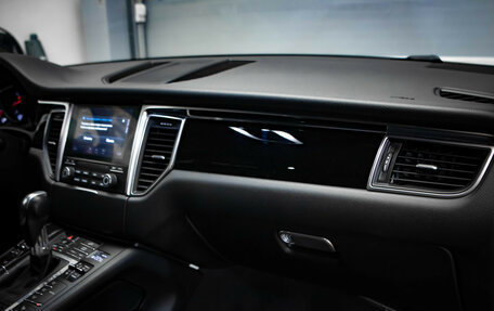 Porsche Macan I рестайлинг, 2017 год, 2 897 000 рублей, 28 фотография