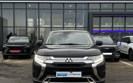 Mitsubishi Outlander III рестайлинг 3, 2019 год, 1 899 000 рублей, 2 фотография