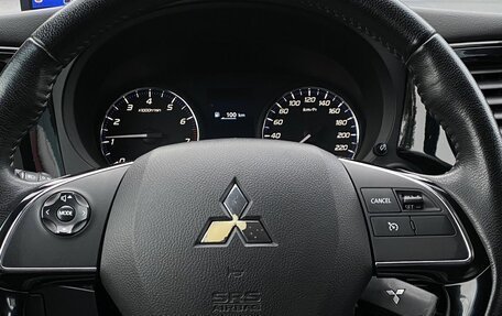 Mitsubishi Outlander III рестайлинг 3, 2019 год, 1 899 000 рублей, 17 фотография