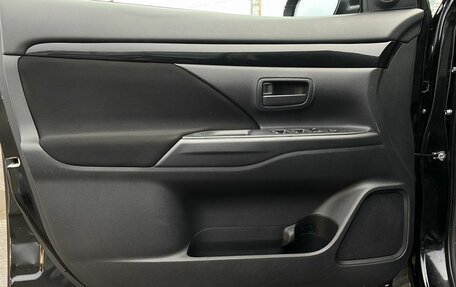 Mitsubishi Outlander III рестайлинг 3, 2019 год, 1 899 000 рублей, 11 фотография