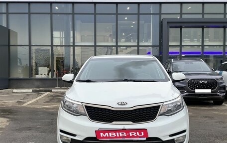 KIA Rio III рестайлинг, 2015 год, 999 000 рублей, 2 фотография