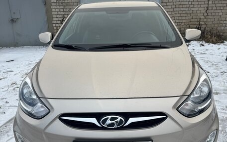Hyundai Solaris II рестайлинг, 2012 год, 1 100 000 рублей, 1 фотография