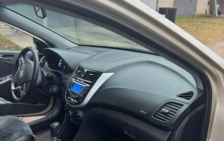 Hyundai Solaris II рестайлинг, 2012 год, 1 100 000 рублей, 8 фотография