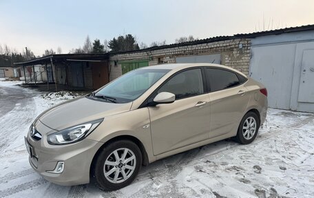 Hyundai Solaris II рестайлинг, 2012 год, 1 100 000 рублей, 4 фотография