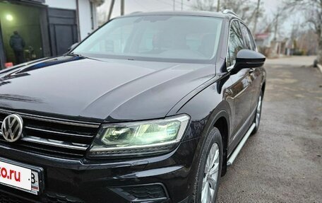 Volkswagen Tiguan II, 2018 год, 2 400 000 рублей, 2 фотография