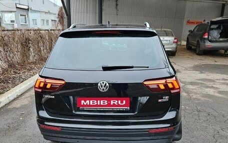 Volkswagen Tiguan II, 2018 год, 2 400 000 рублей, 5 фотография