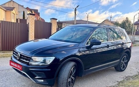 Volkswagen Tiguan II, 2018 год, 2 290 000 рублей, 3 фотография