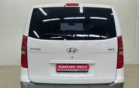 Hyundai H-1 II рестайлинг, 2013 год, 1 795 000 рублей, 3 фотография