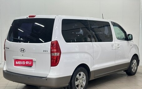 Hyundai H-1 II рестайлинг, 2013 год, 1 795 000 рублей, 4 фотография