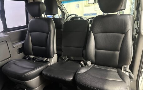 Hyundai H-1 II рестайлинг, 2013 год, 1 795 000 рублей, 14 фотография