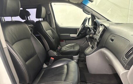 Hyundai H-1 II рестайлинг, 2013 год, 1 795 000 рублей, 12 фотография