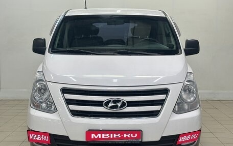 Hyundai H-1 II рестайлинг, 2013 год, 1 795 000 рублей, 2 фотография
