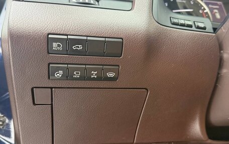 Lexus RX IV рестайлинг, 2017 год, 3 600 000 рублей, 7 фотография