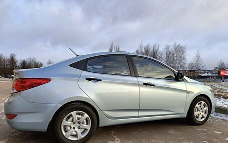 Hyundai Solaris II рестайлинг, 2012 год, 900 000 рублей, 3 фотография