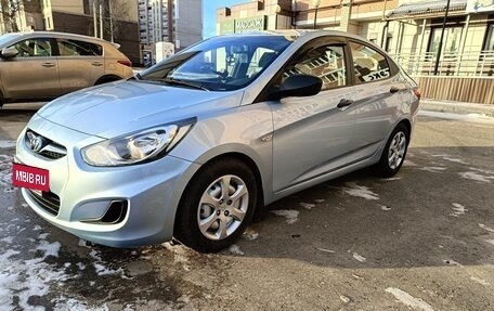 Hyundai Solaris II рестайлинг, 2012 год, 900 000 рублей, 6 фотография