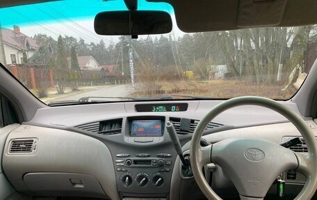 Toyota Prius IV XW50, 1998 год, 200 000 рублей, 6 фотография