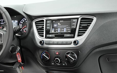 Hyundai Solaris II рестайлинг, 2021 год, 1 225 000 рублей, 10 фотография