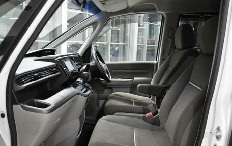 Honda Stepwgn IV, 2016 год, 1 900 000 рублей, 6 фотография