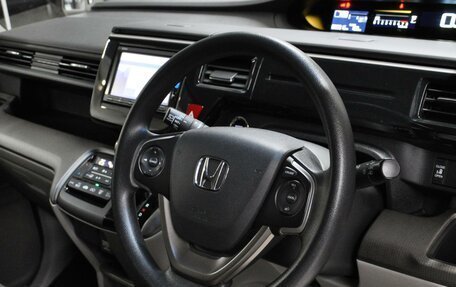 Honda Stepwgn IV, 2016 год, 1 900 000 рублей, 10 фотография