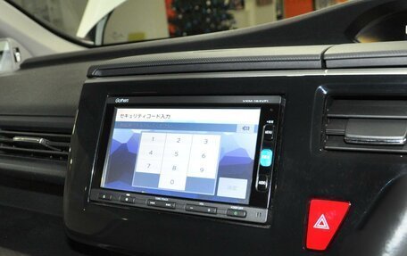 Honda Stepwgn IV, 2016 год, 1 900 000 рублей, 14 фотография