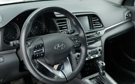 Hyundai Elantra VI рестайлинг, 2019 год, 1 600 000 рублей, 11 фотография