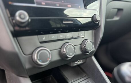 Skoda Octavia, 2018 год, 1 300 000 рублей, 14 фотография