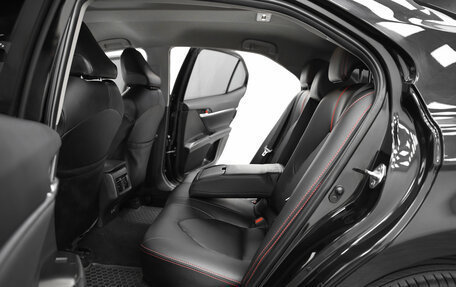 Toyota Camry, 2021 год, 2 450 000 рублей, 15 фотография