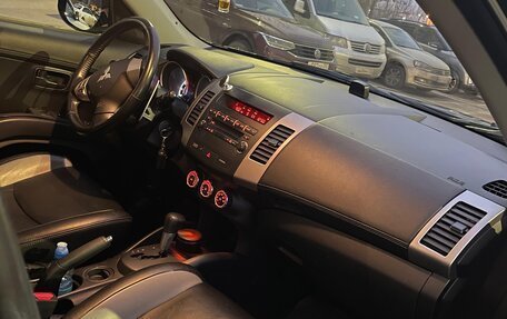 Mitsubishi Outlander III рестайлинг 3, 2010 год, 1 100 000 рублей, 4 фотография