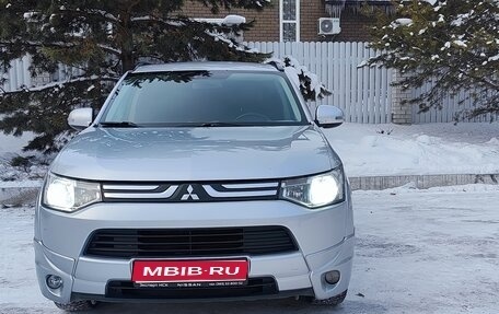 Mitsubishi Outlander III рестайлинг 3, 2013 год, 1 290 000 рублей, 1 фотография