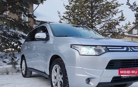 Mitsubishi Outlander III рестайлинг 3, 2013 год, 1 290 000 рублей, 6 фотография