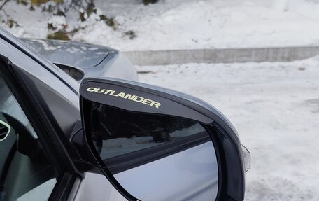 Mitsubishi Outlander III рестайлинг 3, 2013 год, 1 290 000 рублей, 20 фотография