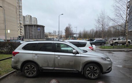 Mitsubishi Outlander III рестайлинг 3, 2021 год, 2 999 000 рублей, 2 фотография