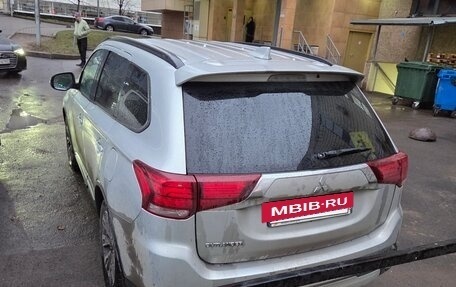 Mitsubishi Outlander III рестайлинг 3, 2021 год, 2 999 000 рублей, 3 фотография