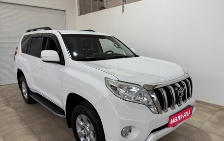 Toyota Land Cruiser Prado 150 рестайлинг 2, 2015 год, 3 800 000 рублей, 2 фотография
