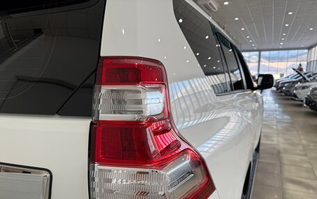 Toyota Land Cruiser Prado 150 рестайлинг 2, 2015 год, 3 800 000 рублей, 13 фотография