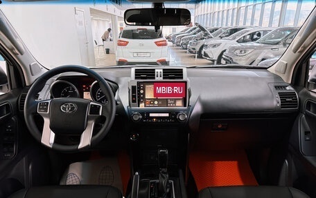 Toyota Land Cruiser Prado 150 рестайлинг 2, 2015 год, 3 800 000 рублей, 18 фотография