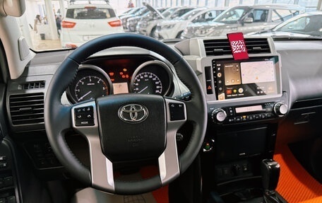 Toyota Land Cruiser Prado 150 рестайлинг 2, 2015 год, 3 800 000 рублей, 20 фотография