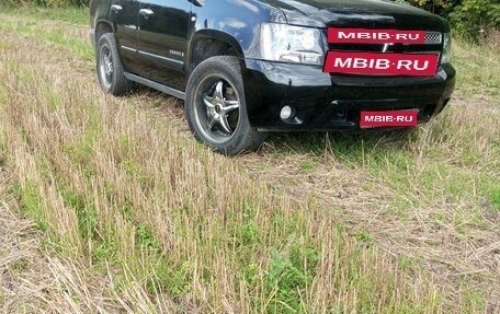 Chevrolet Tahoe III, 2008 год, 1 800 000 рублей, 1 фотография